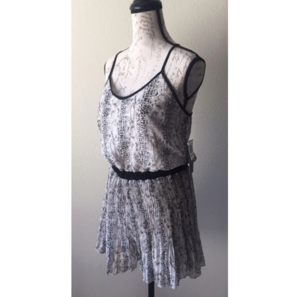 Urban Hearts Snake Printed Romper Medium NWT